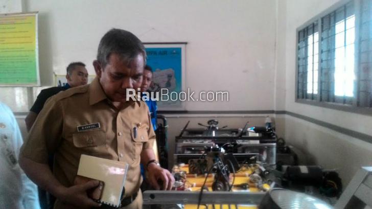 Kamsol: 2017 Biaya Pendidikan di Riau Digratiskan