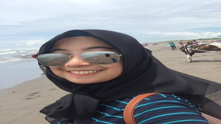 Pebisnis Cantik dan Jago Mengolah Si Kulit Bundar