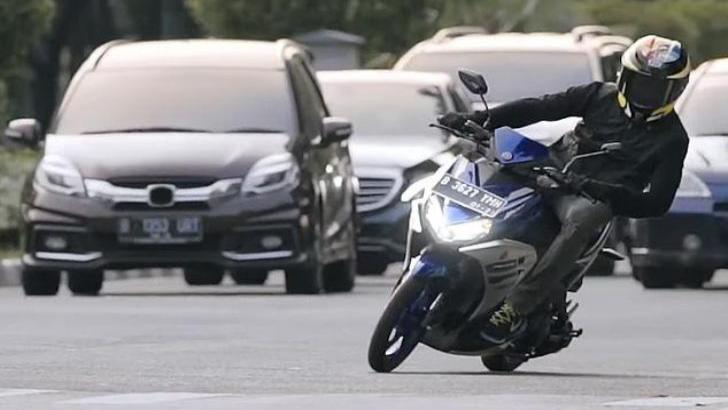 'Valentino Rossi' Uji Nyali Tembus Kemacetan Ibu Kota