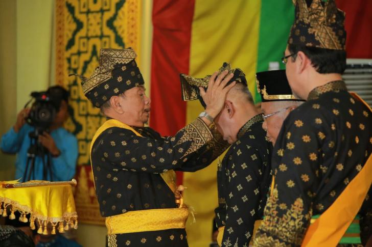 Resmi, Gubri Menyandang Gelar Datuk Seri Setia Amanah