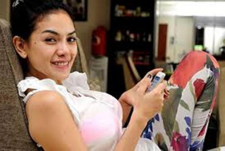 Ada-ada Aja, ke Mabes Polri, Nikita Lupa Pakai Bra