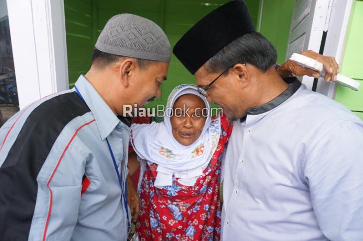 Lazis IMRA Renovasi Rumah Warga Kurang Mampu di Pelalawan