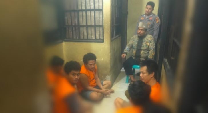 Baru Dilantik sebagai Kapolsek Kandis, Kompol Herman Pelani Berikan Pembinaan Rohani dan Mental Sejumlah Tahanan