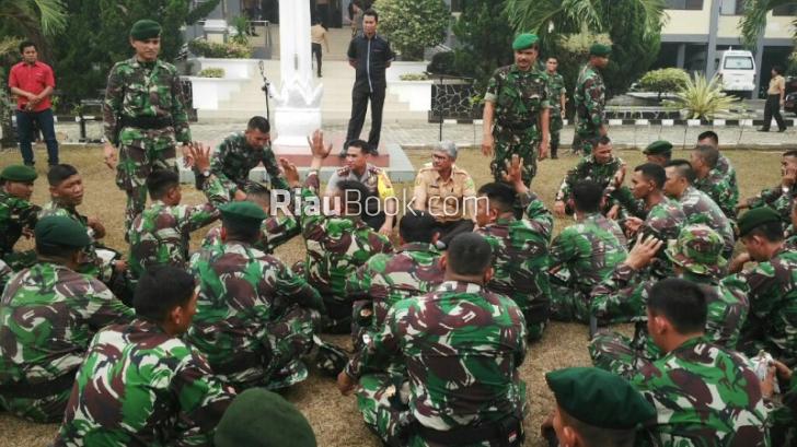 Lagi-lagi TNI harus Turun tangan Atasi Kebakaran Lahan di Kuansing