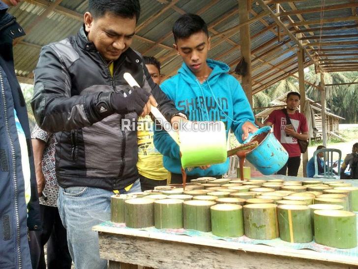 Replanting sedang Berlangsung, Ini Bisnis Warga Seminai Siak