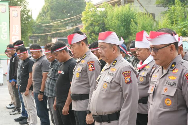 HUT RI ke-81, Ditbinmas dan Bid Humas Polda Riau Bersama Insan Pers Satukan Semangat Merah Putih