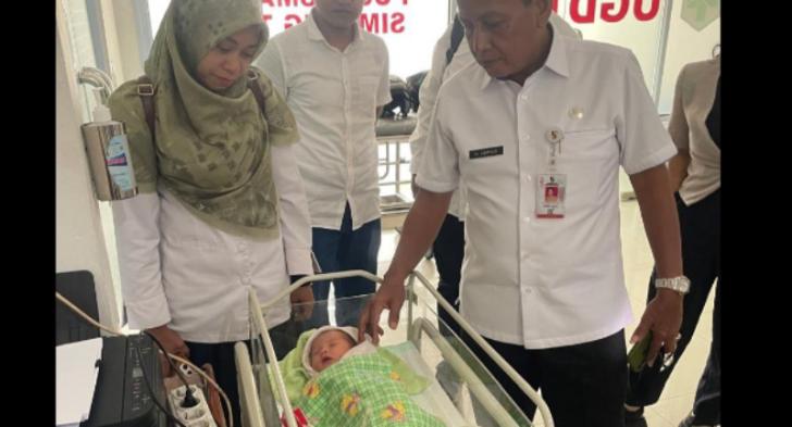 Terkait Kasus Temuan Bayi, Kadinsos Sambangi Puskesmas Simpang Tiga