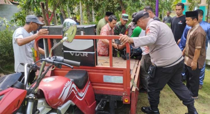 Ciptakan Suasana Kondusif, Polisi Gotongroyong dengan Masyarakat di Kuala Kampar