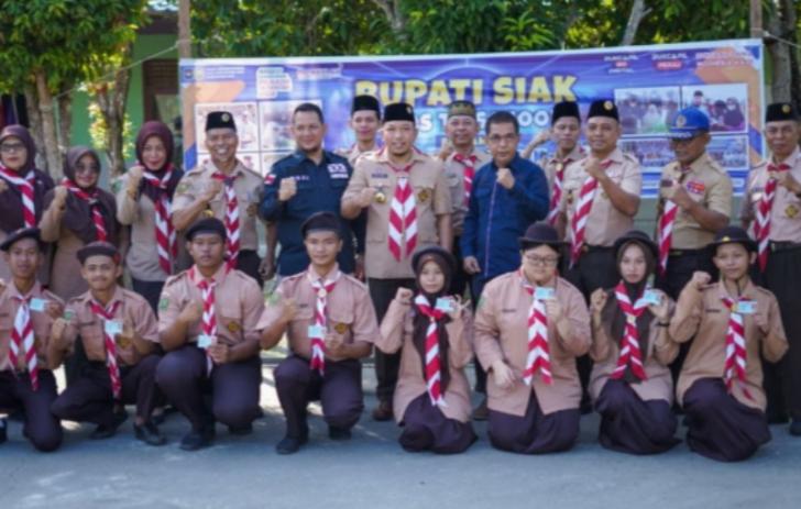 Pelajar di Siak Dapat KTP Gratis Program Bupati Goes To School