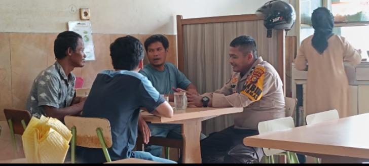 Ngopi Bareng Warga, Bhabinkamtibmas Bicara Cooling System Pilkada Damai