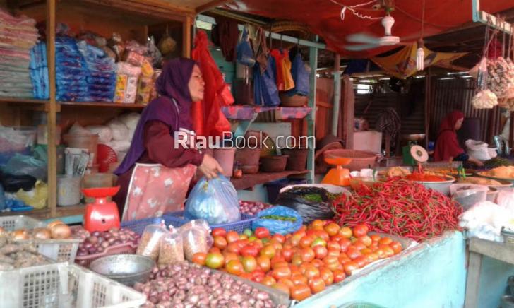 Harga Cabai di Pasar Cik Puan Pekanbaru Alami Penurunan