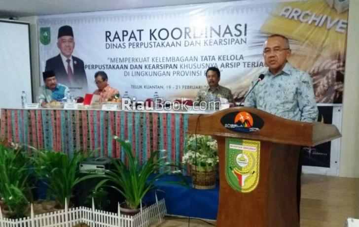 Di Negeri Pacu Jalur Banyak Lahir Orang Pintar, Gubernur: Ini yang Penting untuk Kuansing