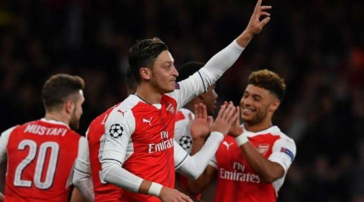 Mesut Ozil Borong Tiga Gol Sumbangkan Satu Asis