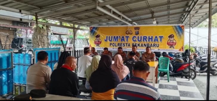 Masyarakat Keluhkan Keamanan Lingkungan Dalam Diskusi Jumat Curhat Bersama Polri