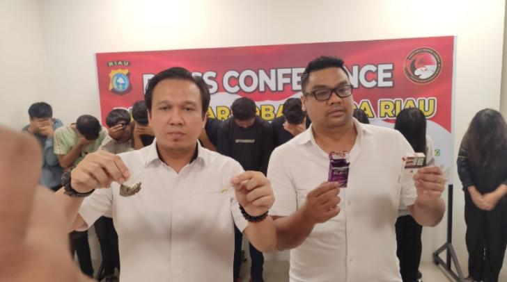 Polisi Gerebek Muda-mudi yang Pesta Narkoba di Kamar Hotel Pekanbaru