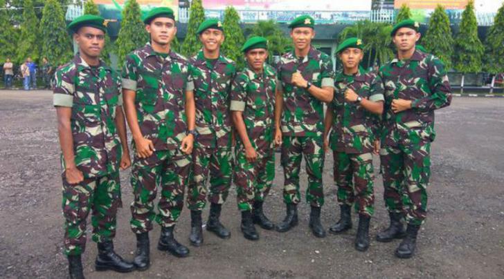 Senyum Lebar, Delapan Pemain PS TNI Dilantik Jadi Prajurit Kostrad