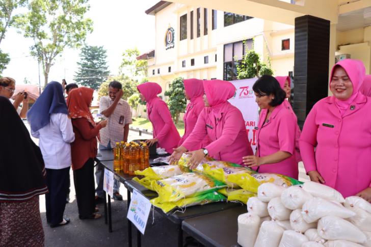 Ratusan Masyarakat Serbu Pasar Murah Polres Rokan Hilir