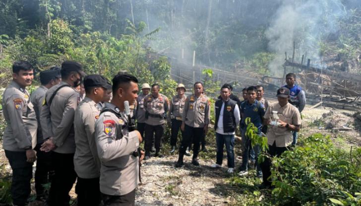 Polda Riau Lanjutkan Operasi PETI di Inhu, Puluhan Rakit Dimusnahkan