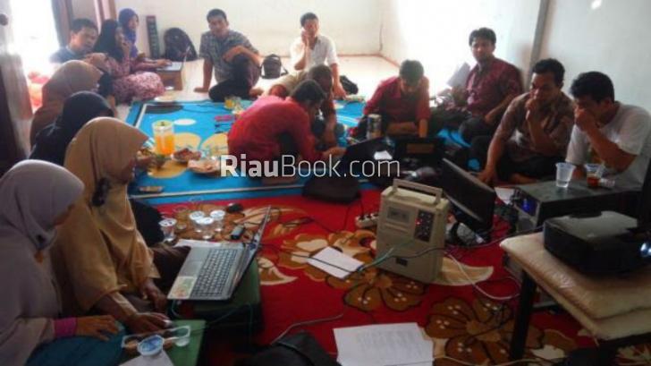 Tekan Laju Abrasi, KKP & DKP Bengkalis Taja Bimtek Penanman Vegetasi Pantai