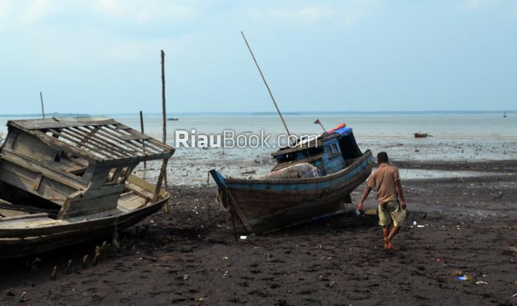Perusahaan Buang Limbah, Ikan Kabur Dari Perairan Dumai