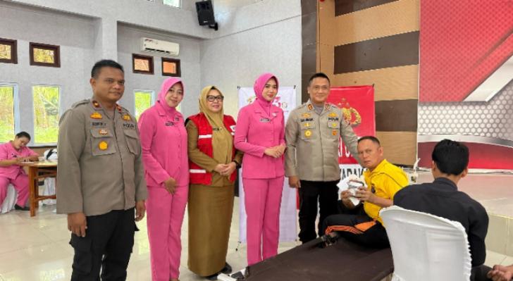 Semarak Bhayangkara Ke79, Polres Rohil Bersama PMI Gelar Bhakti Kesehatan Donor Darah