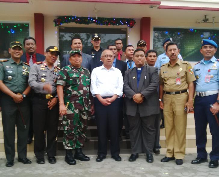 Kapolda Bersama Gubernur Riau Tinjau Sejumlah Gereja di Pekanbaru