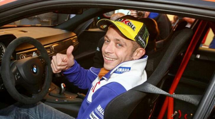 Valentino Rossi Sapa Penggemarnya di Bali