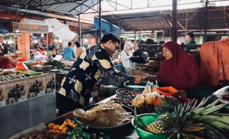 Jemput Bola ke Pasar, AO BRK Syariah Gencarkan Edukasi Gadai Emas untuk Pedagang Pasar