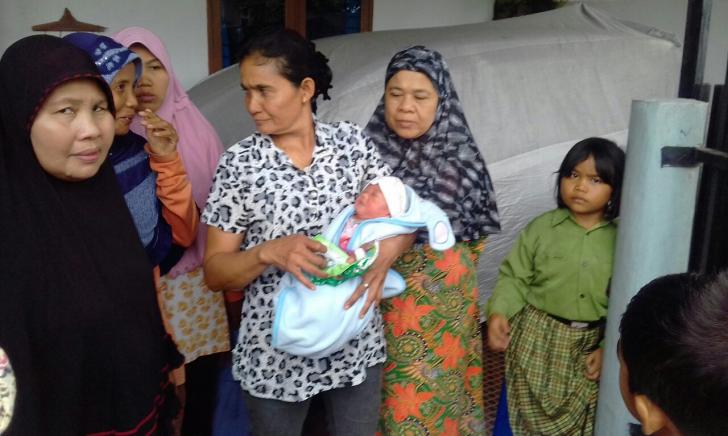 Bayi yang Dibuang Mendapatkan Calon Orang Tua Baru