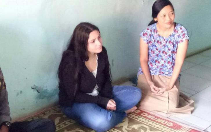 Ini Ilaria, Bule Cantik Asal Italia. Rela Menabung 2 Tahun Demi Bertemu Pemuda Desa asal Jawa Tengah