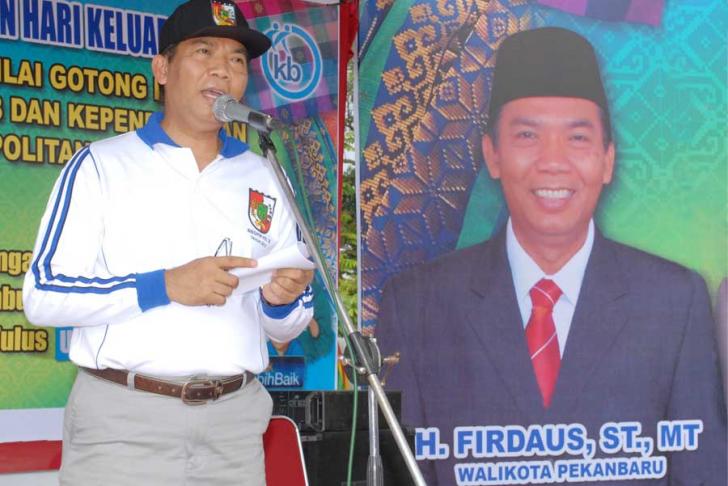 Pekanbaru Jemput Bola Kemiskinan