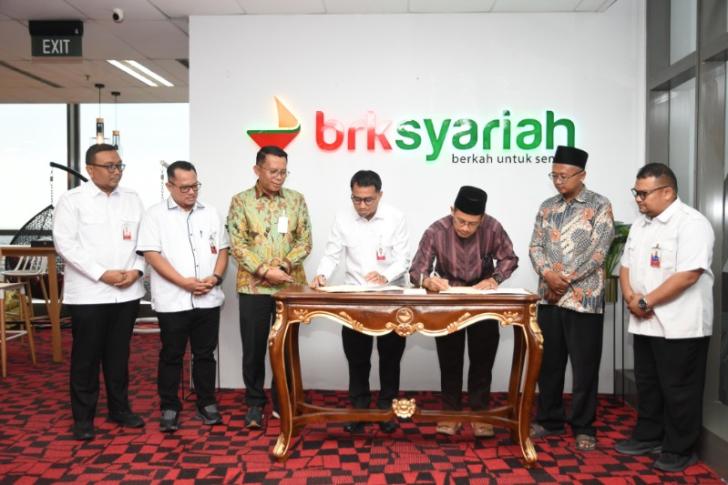 Perkuat Ekosistem Keuangan Digital Pesantren, BRK Syariah Gandeng Ponpes Al Munawwarah