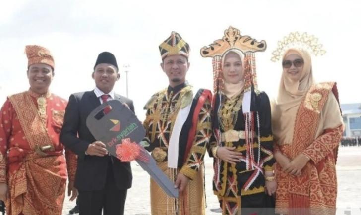 BRK Syariah Serahkan Bantuan Mobil Adminduk ke Pemko Pekanbaru