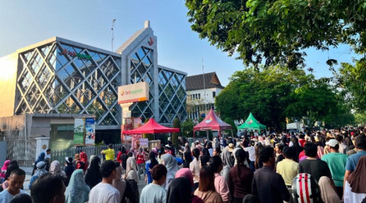BRK Syariah Wilayah Pekanbaru Semarakkan CFD Lewat Senam Sehat dan Edukasi Produk Perbankan