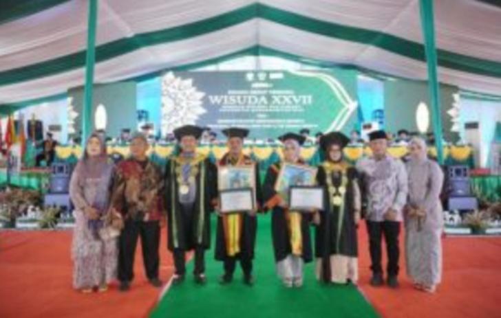 Membanggakan, Fatiya Liza Amanda dan Murzuliandra Kurniawan Lulusan Terbaik UMRI