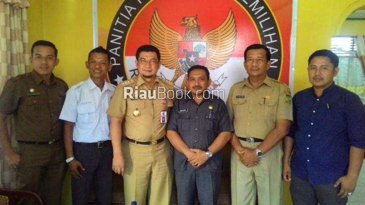 Kunjungi Panwas Kampar, Pj Bupati Minta ASN Netral Menghadapi Pilkada
