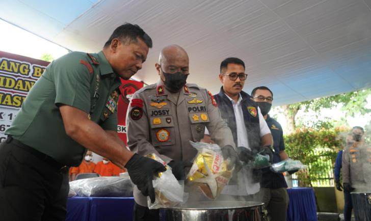 Polda Riau Musnahkan Barang Bukti Narkoba, Ada Ribuan Gram Heroin