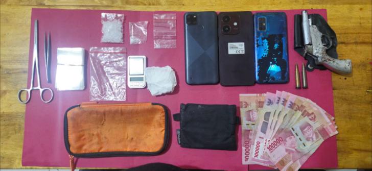 Bandar dan Kurir Sabu di Siak Ditangkap, Senpi Rakitan Ikut Diamankan