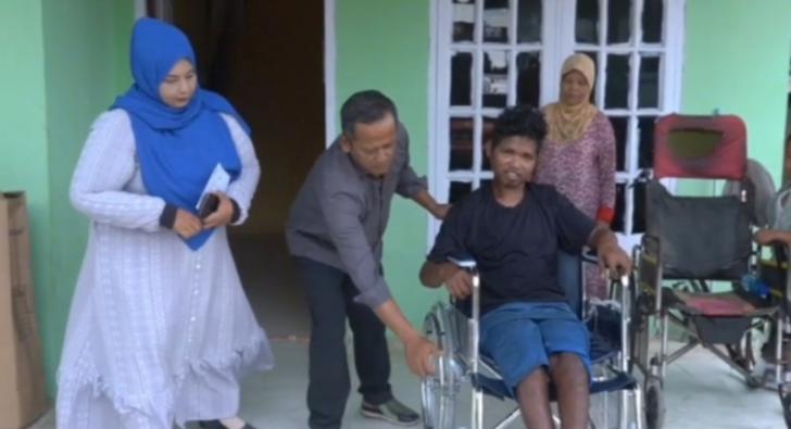 Alhamdulillah, Asrun Terima Bantuan Kursi Roda dari BAZNAS Pelalawan