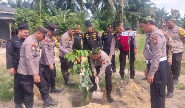 Penguatan Green Policing untuk Menjaga Lingkungan, Polsek Kandis Tanam 100 Pohon di Telaga Sam Sam