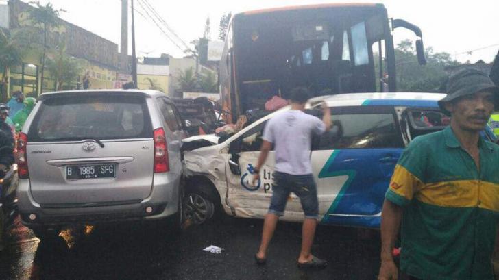 Korban Tewas Tabrakan Beruntun di Puncak Menjadi 11 Orang, Berikut Data-datanya