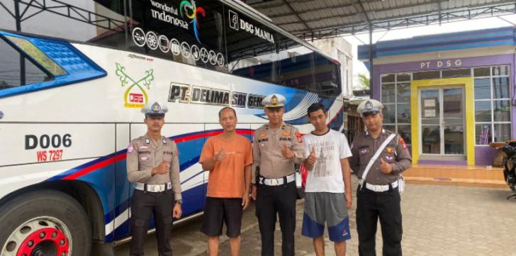 Satlantas Periksa Sejumlah Kendaraan Angkutan Barang yang Masuk ke Kota Tembilahan