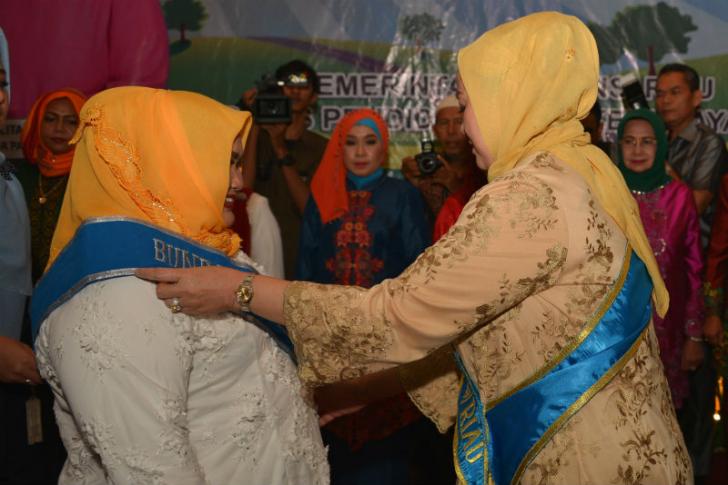 Dikukuhkan Sebagai Bunda PAUD Bengkalis, Ini Tugas Kasmarni Amril