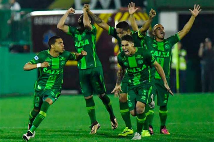 Chapecoense Layak Jadi Juara Copa Sudamericana, Usai Pesawat Mereka Tumpangi Jatuh di Kolombia