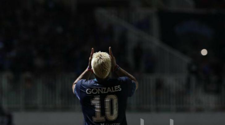 Belum Tanda Tangan Kontrak, Gonzales Bertahan di Arema