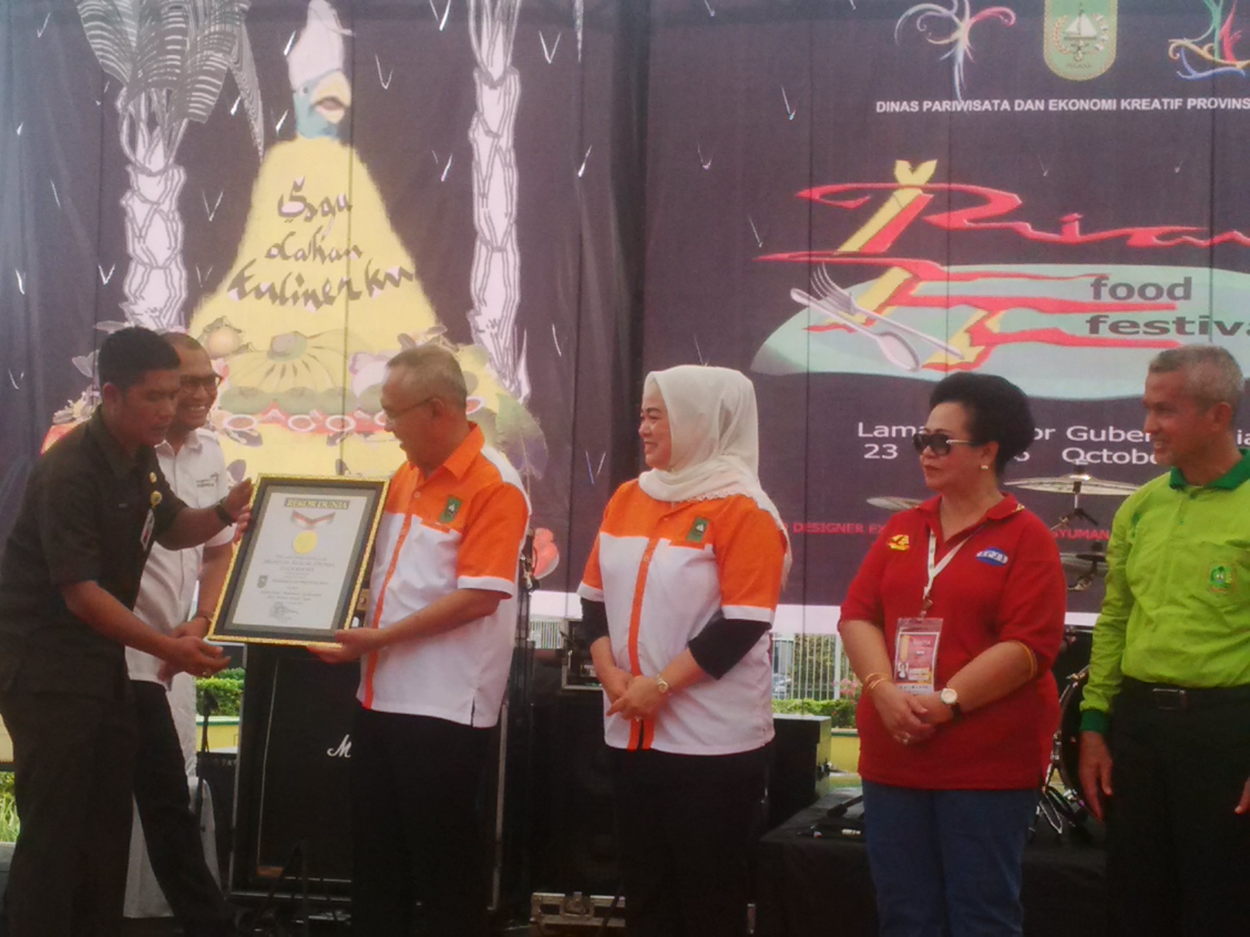 369 Jenis Makanan Olahan dari Sagu Pecahkan Rekor MURI