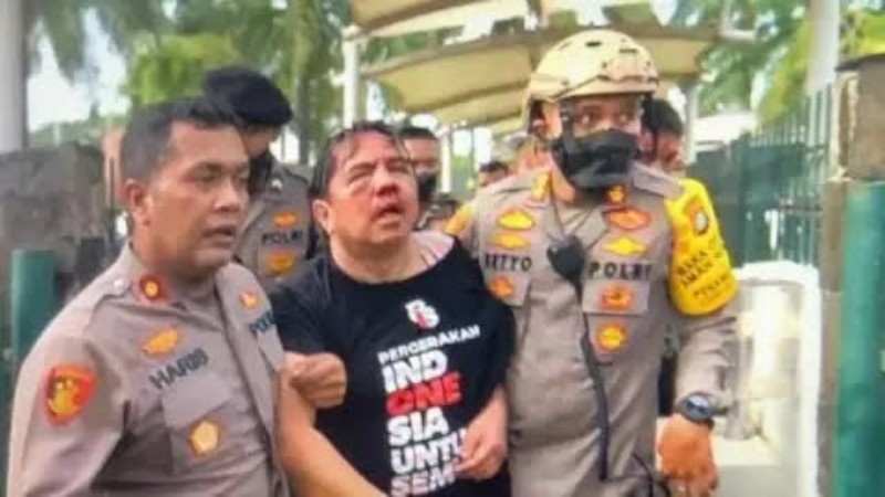 Ade Armando Nyaris Dibakar Massa, Nasibnya Tragis