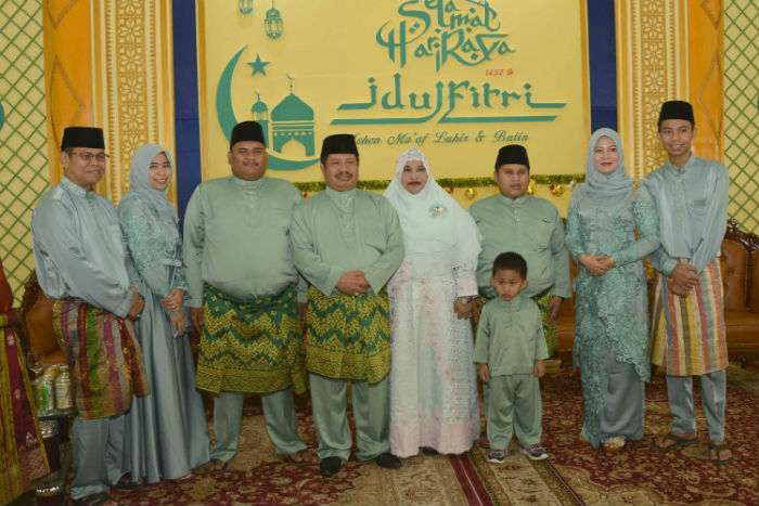 Anak-anak, Masyarakat Berbagai Kalangan Silaturahmi dengan Bupati Bengkalis