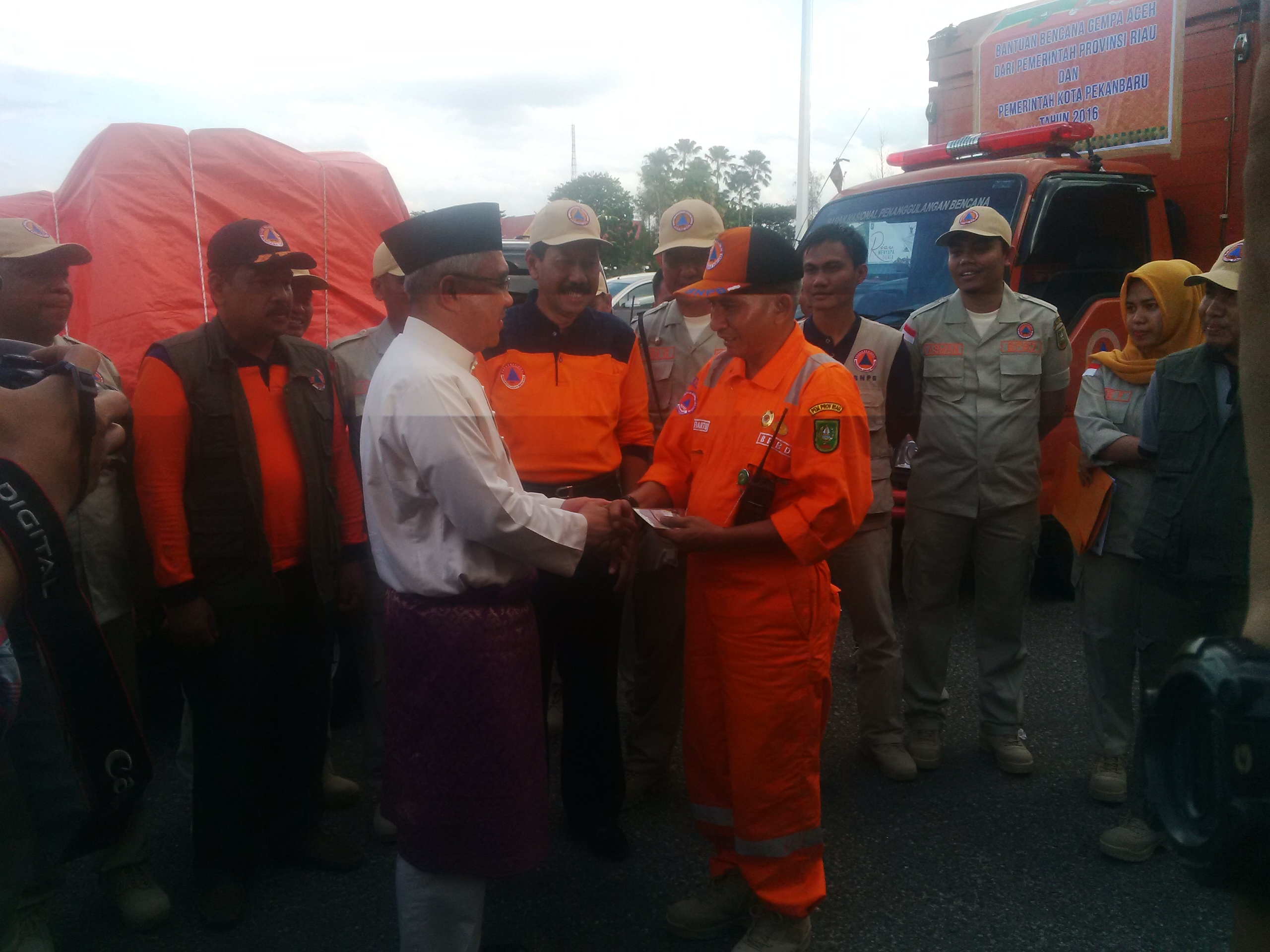Lagi, Riau Kirim Sembako untuk Korban Gempa Pidie Jaya