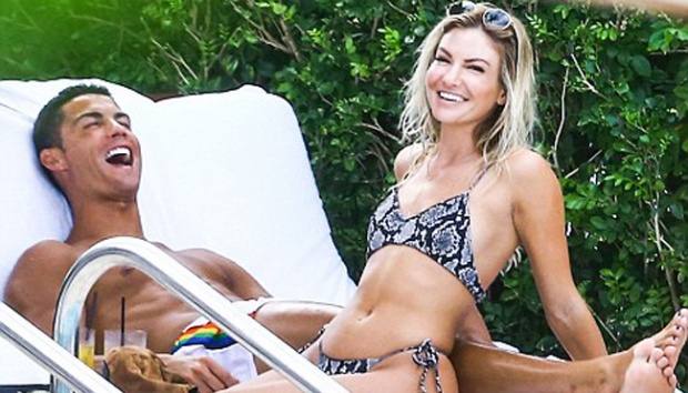 Bercumbu dengan Model di Miami, Ronaldo Punya Pacar Baru Lagi?